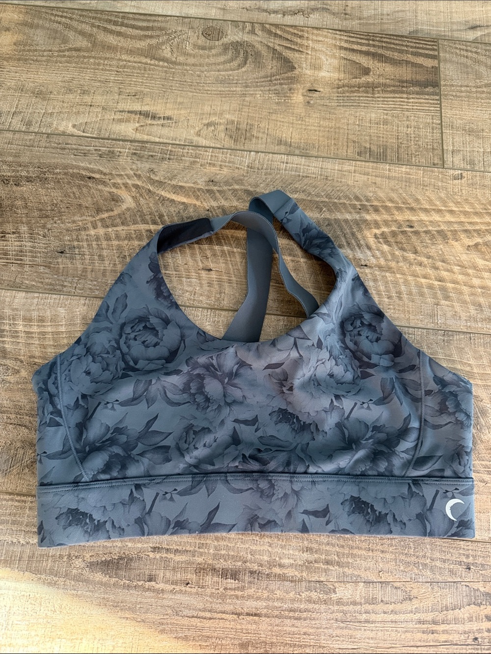 ZYIA Slate Peony Gray Floral Adjustable Sports Bra Criss Cross (Medium)